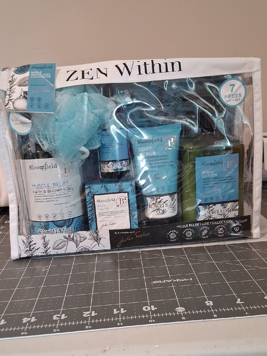 Bloomfield Other - ZEN Within Bloomfield 7-Piece Bath & Body Set - Blue